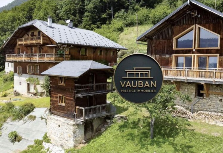 Verchaix - Magnifique ferme rénovée, grange et mazot sur 1,7 hectares